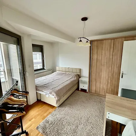 Emerald Skyline Apartment